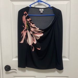 Worthington Petite stretch top in very nice preowned condition.